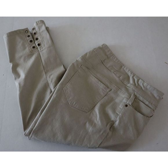Westbound Women's Sz 14 Khaki/Beige The Park Ave Fit Mid-Rise Pull On Capris - Picture 7 of 7